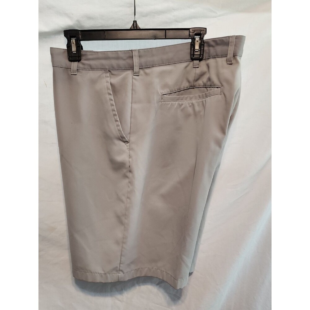 Izod Golf Men's Light Gray Flat-Front Dress Shorts 40